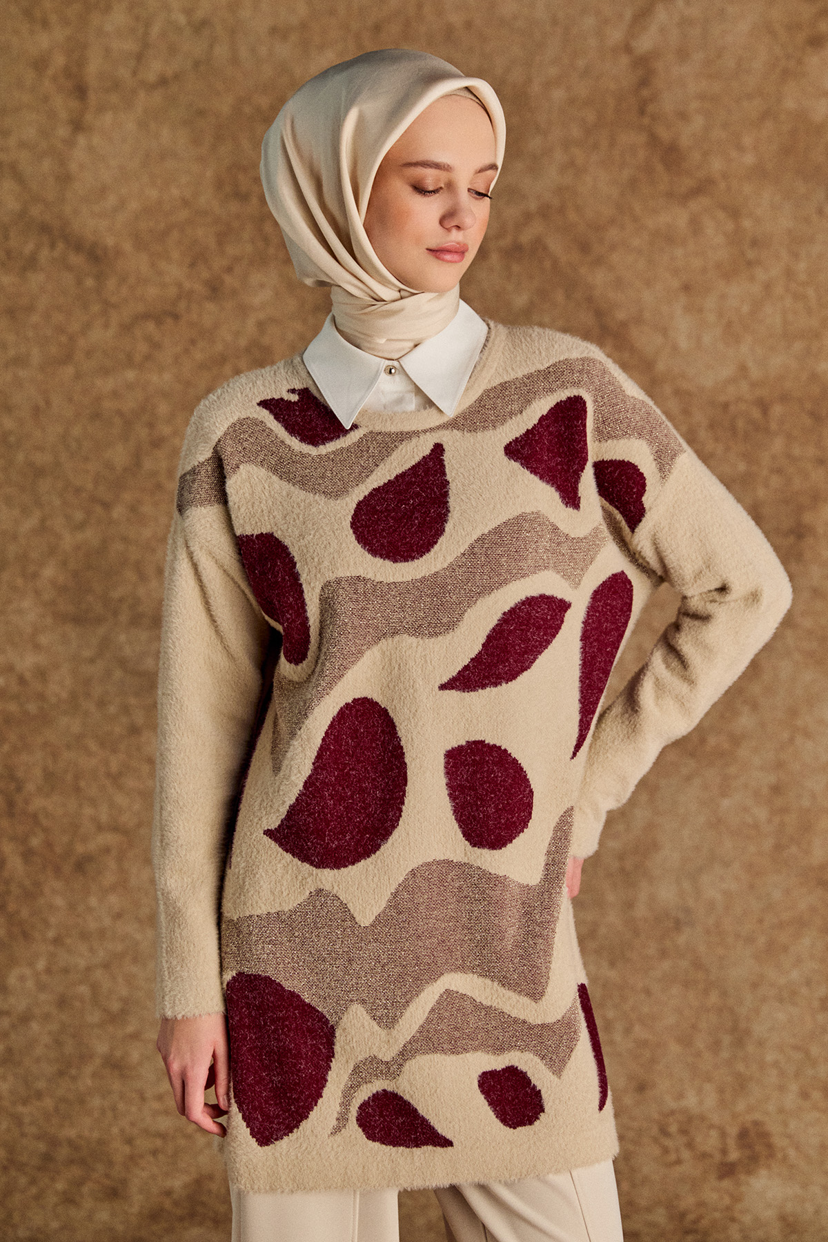 Desenli Yuvarlak Yakalı Triko Tunik