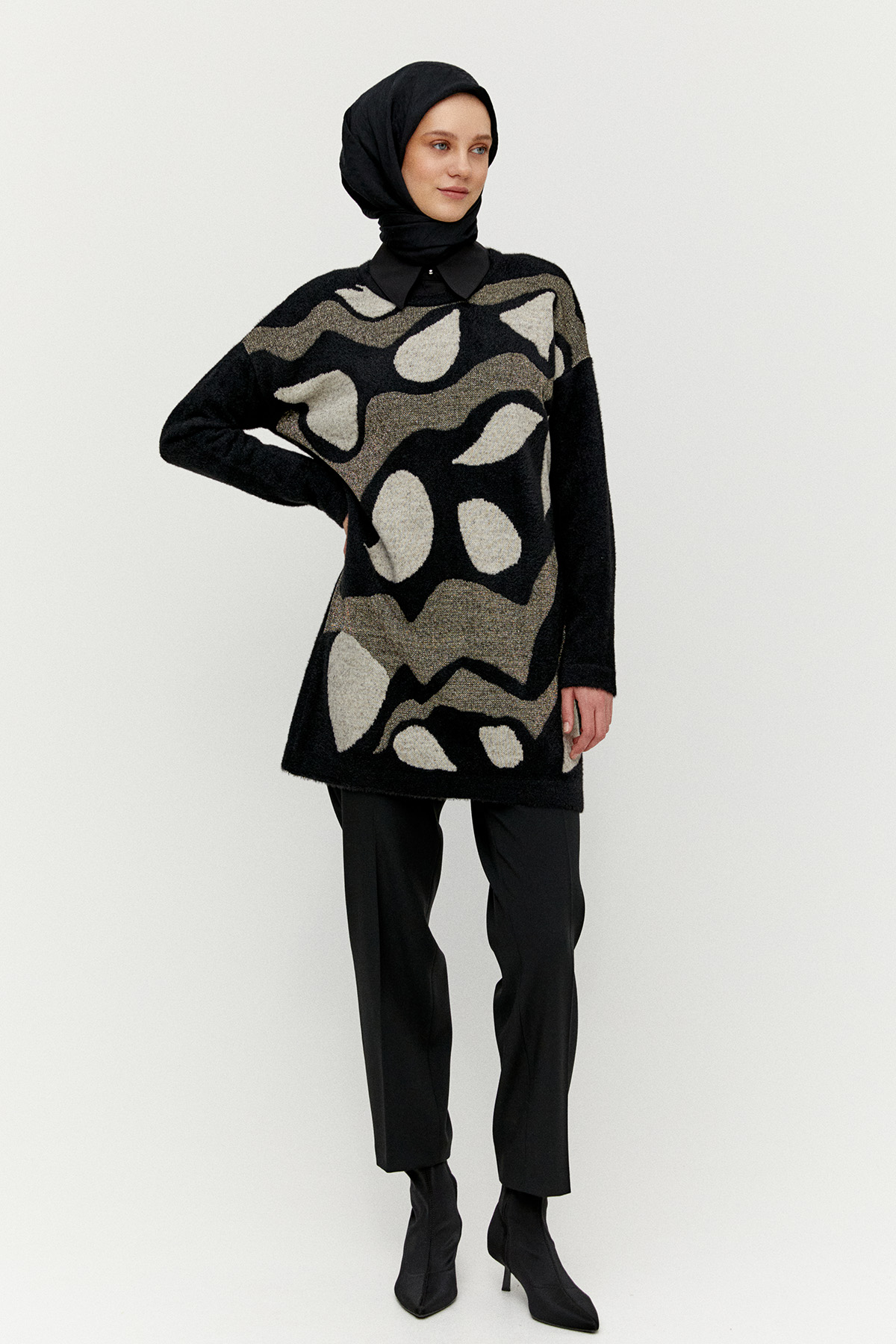 Desenli Yuvarlak Yakalı Triko Tunik