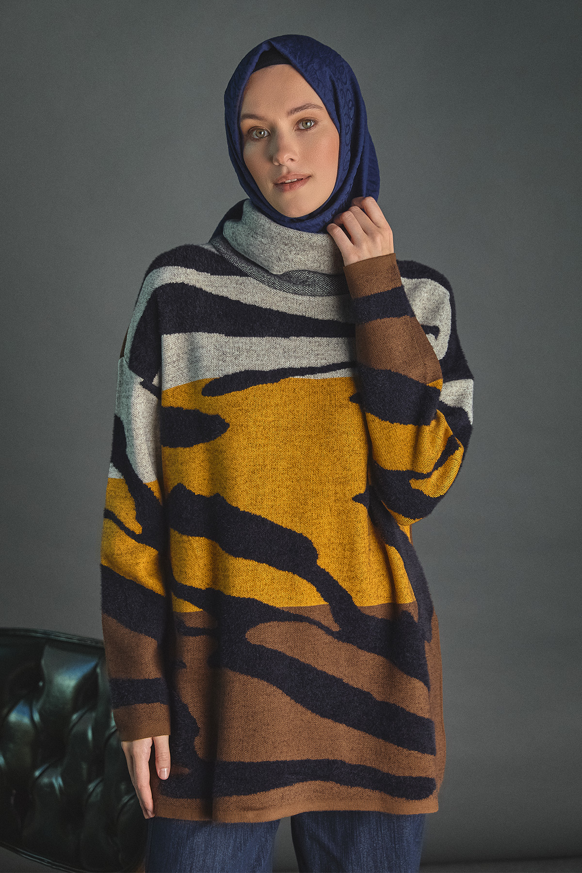 Desenli Çok Renkli Boğazlı Triko Tunik