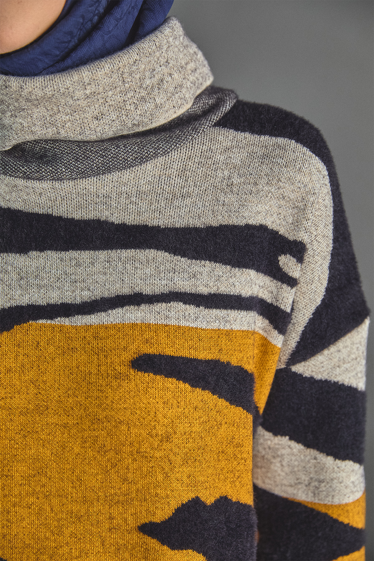 Desenli Çok Renkli Boğazlı Triko Tunik