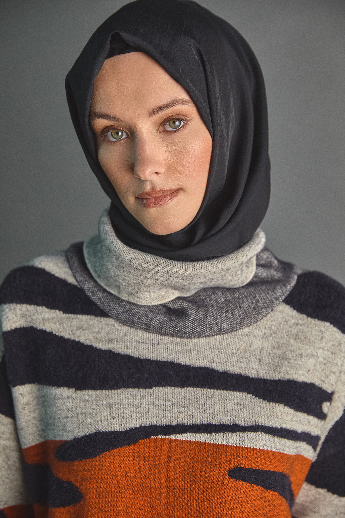 Desenli Çok Renkli Boğazlı Triko Tunik