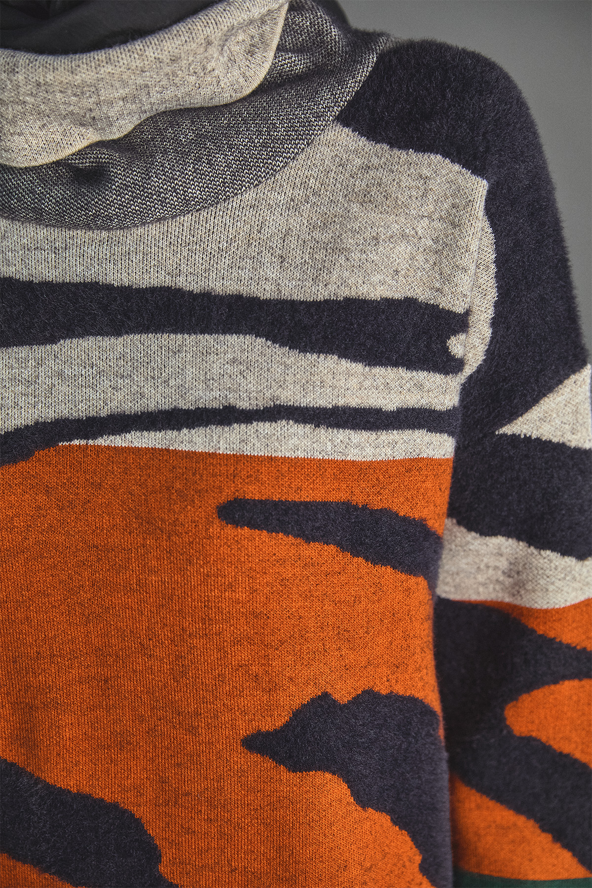 Desenli Çok Renkli Boğazlı Triko Tunik