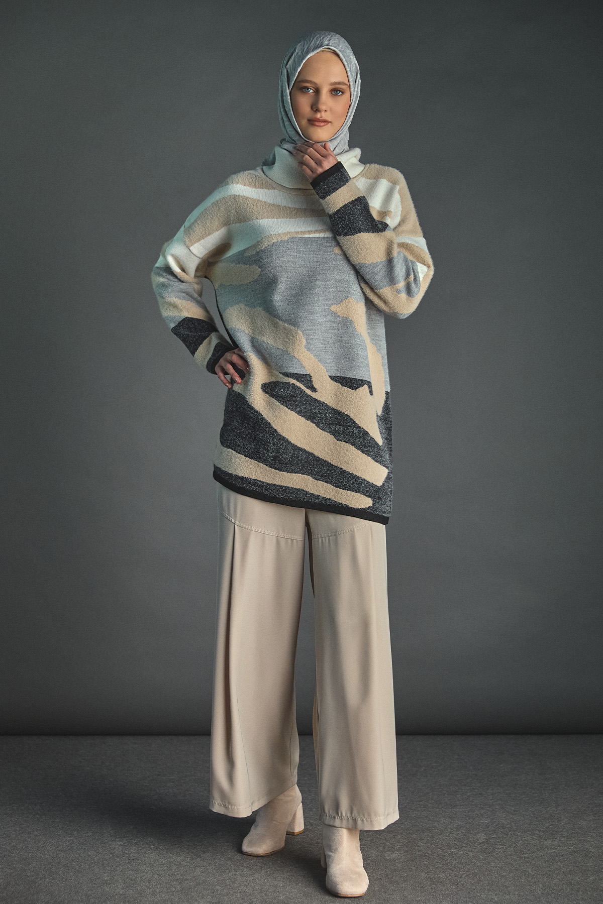 Desenli Çok Renkli Boğazlı Triko Tunik