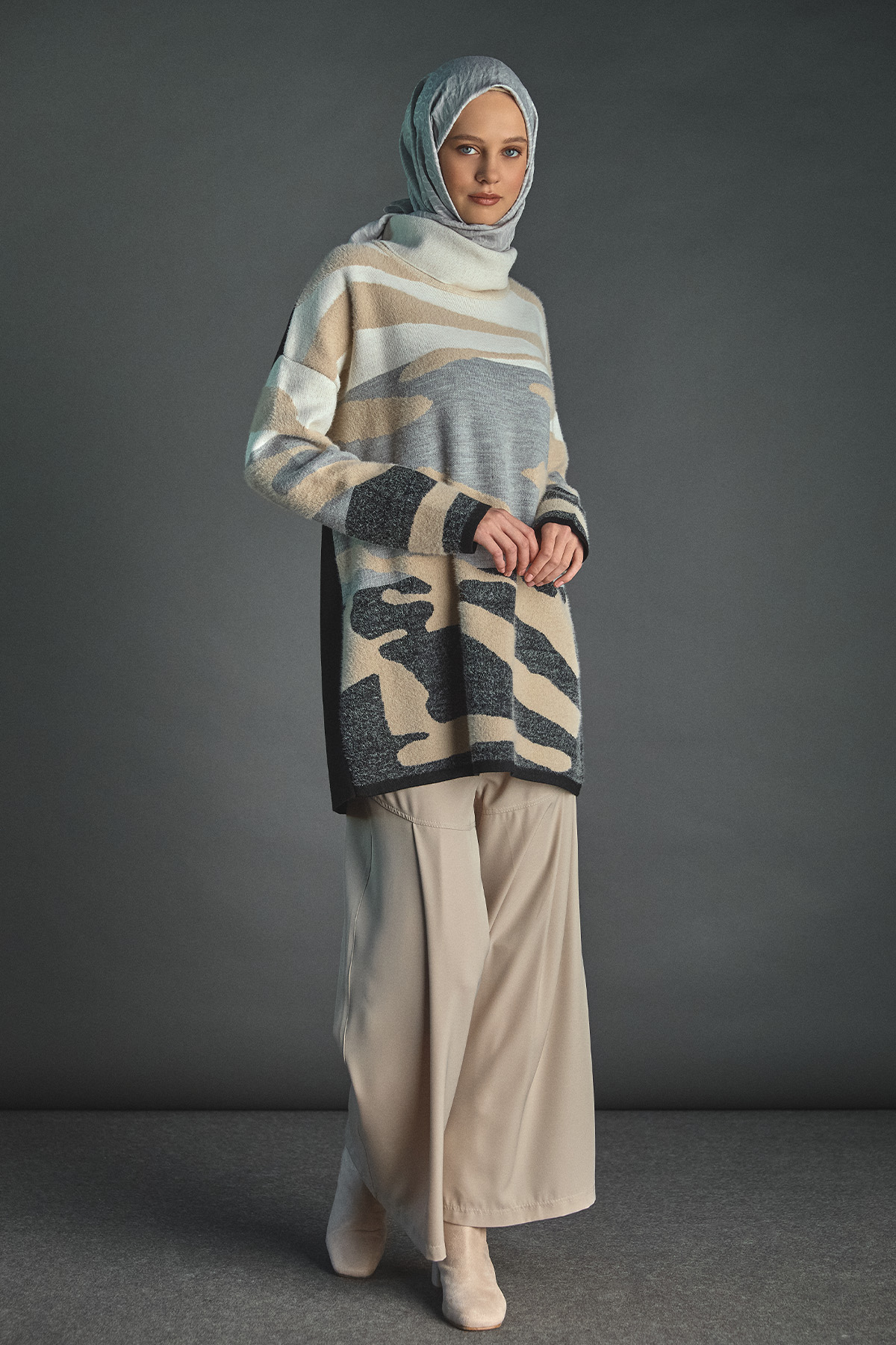 Desenli Çok Renkli Boğazlı Triko Tunik