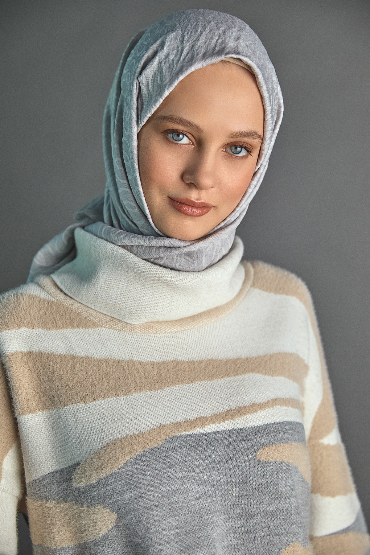 Desenli Çok Renkli Boğazlı Triko Tunik