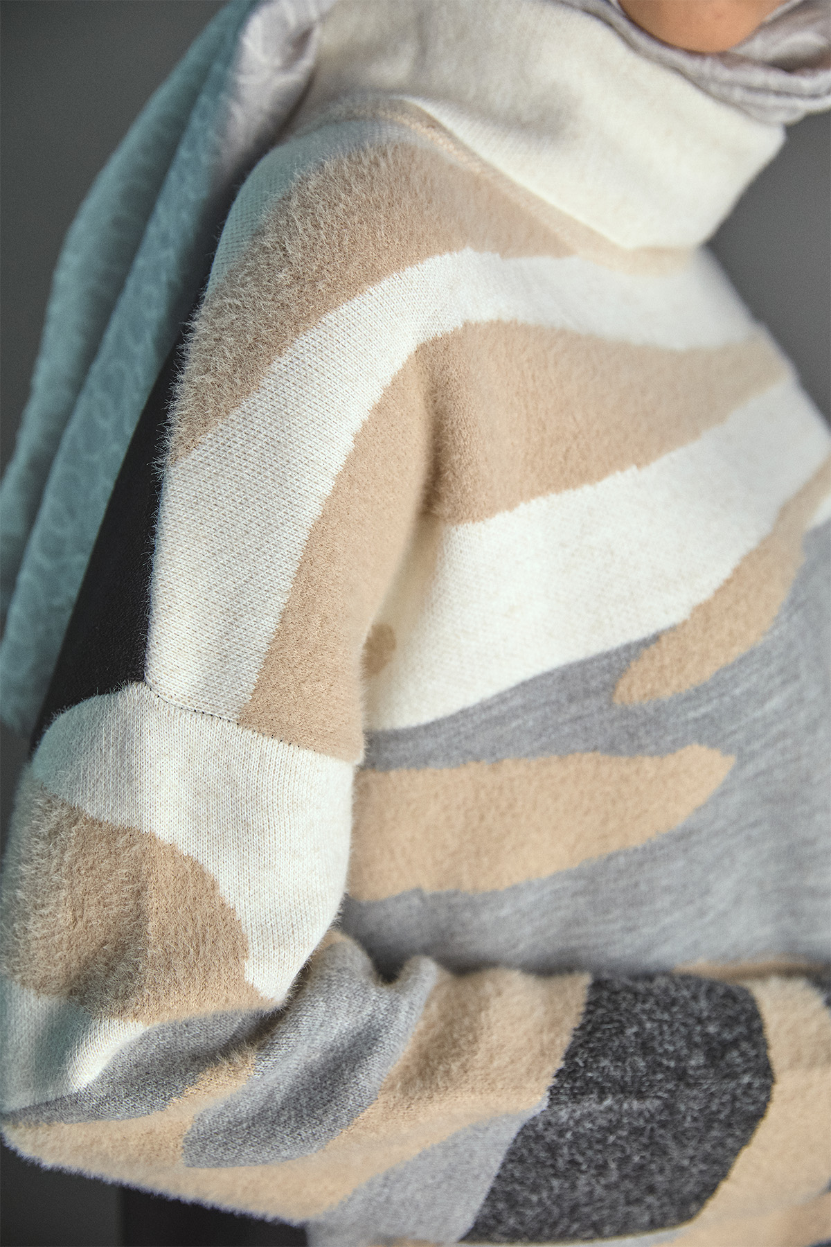 Desenli Çok Renkli Boğazlı Triko Tunik