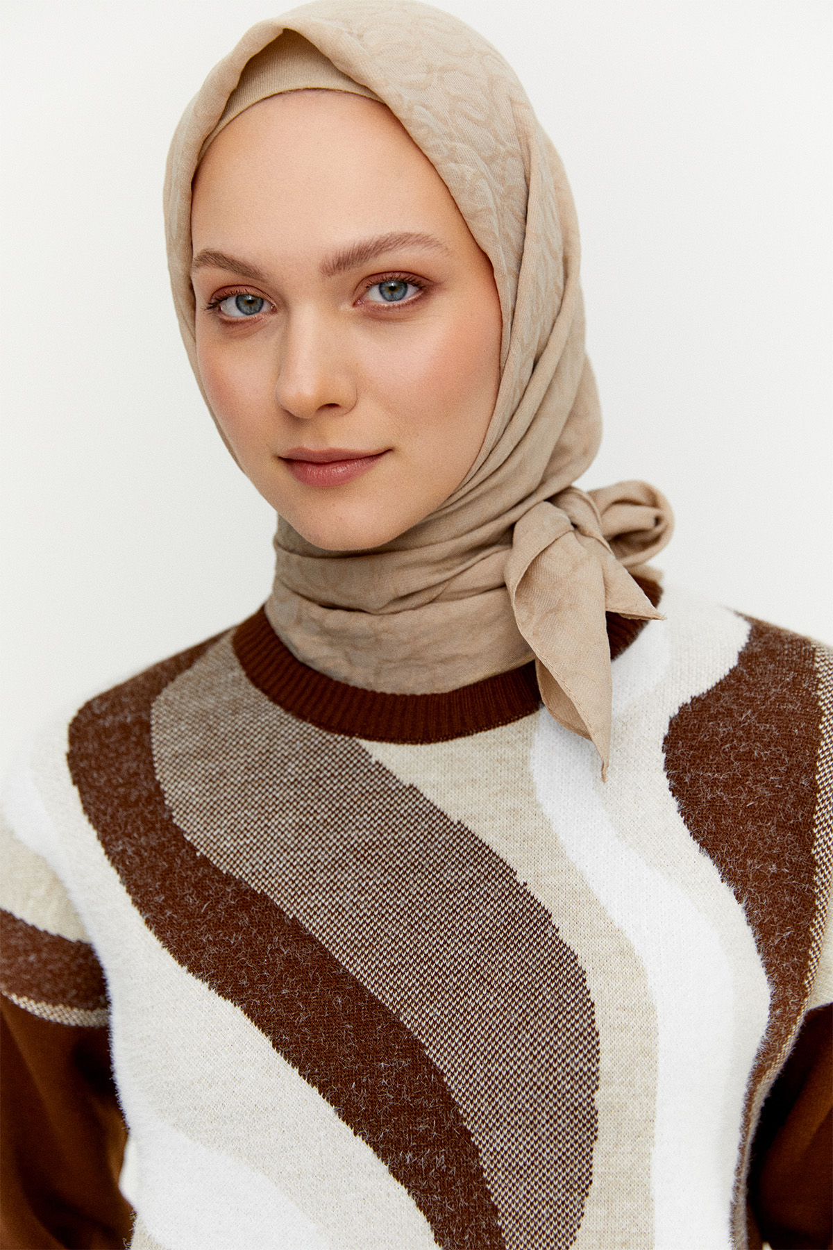 Desenli Ribanalı Triko Tunik