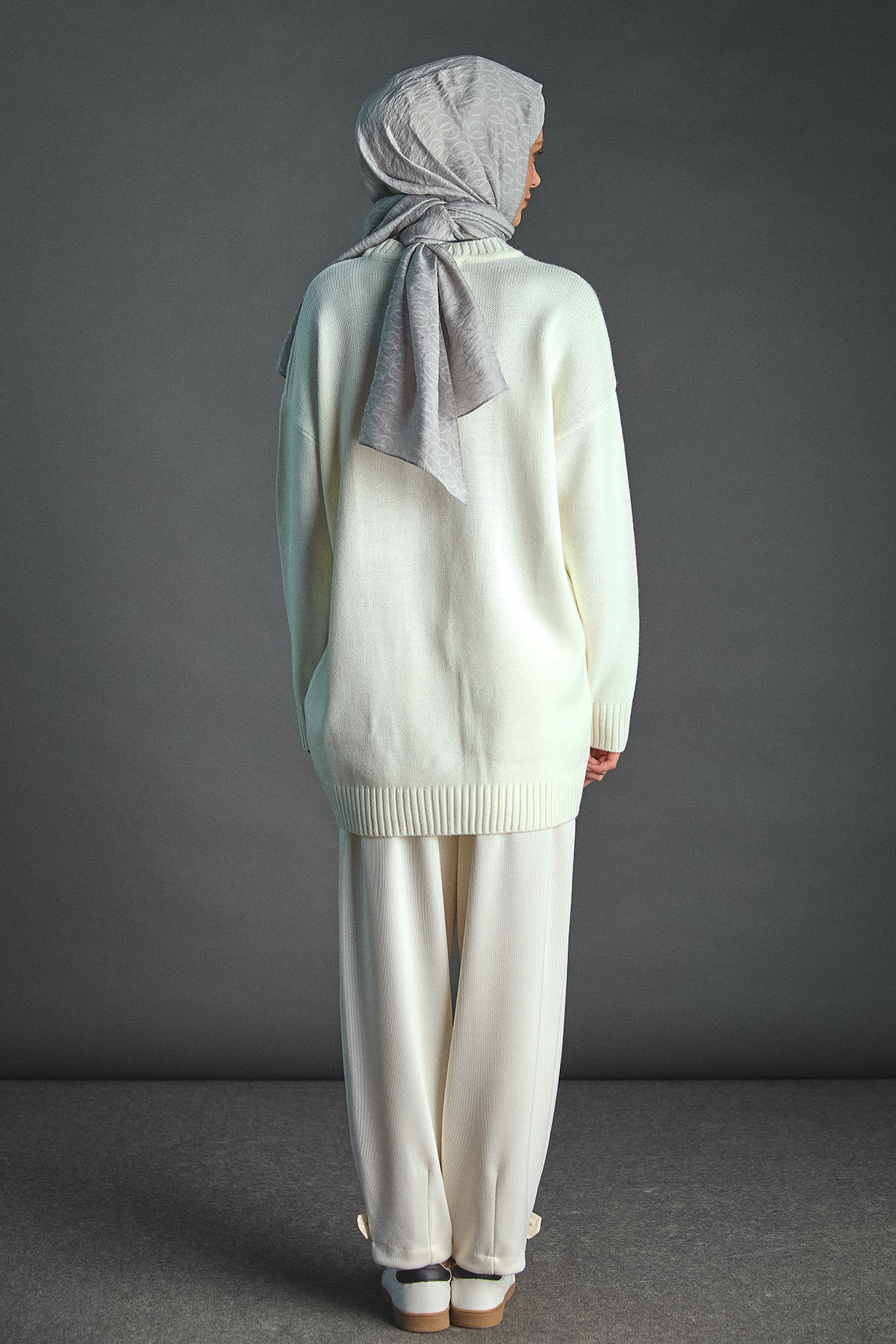 Payetli Baklava Motifli Triko Tunik