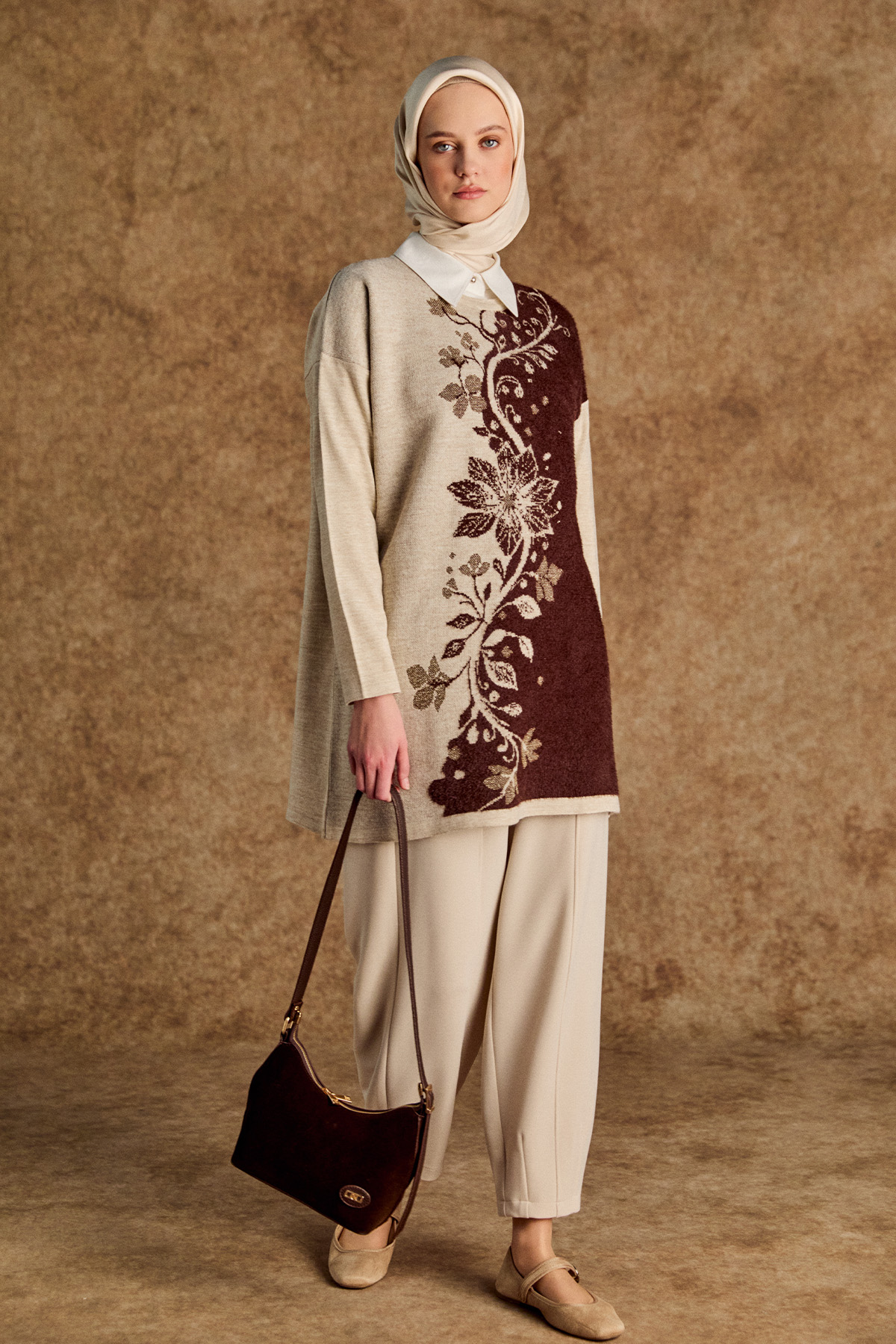 Sim Detaylı Çiçek Motifli Triko Tunik