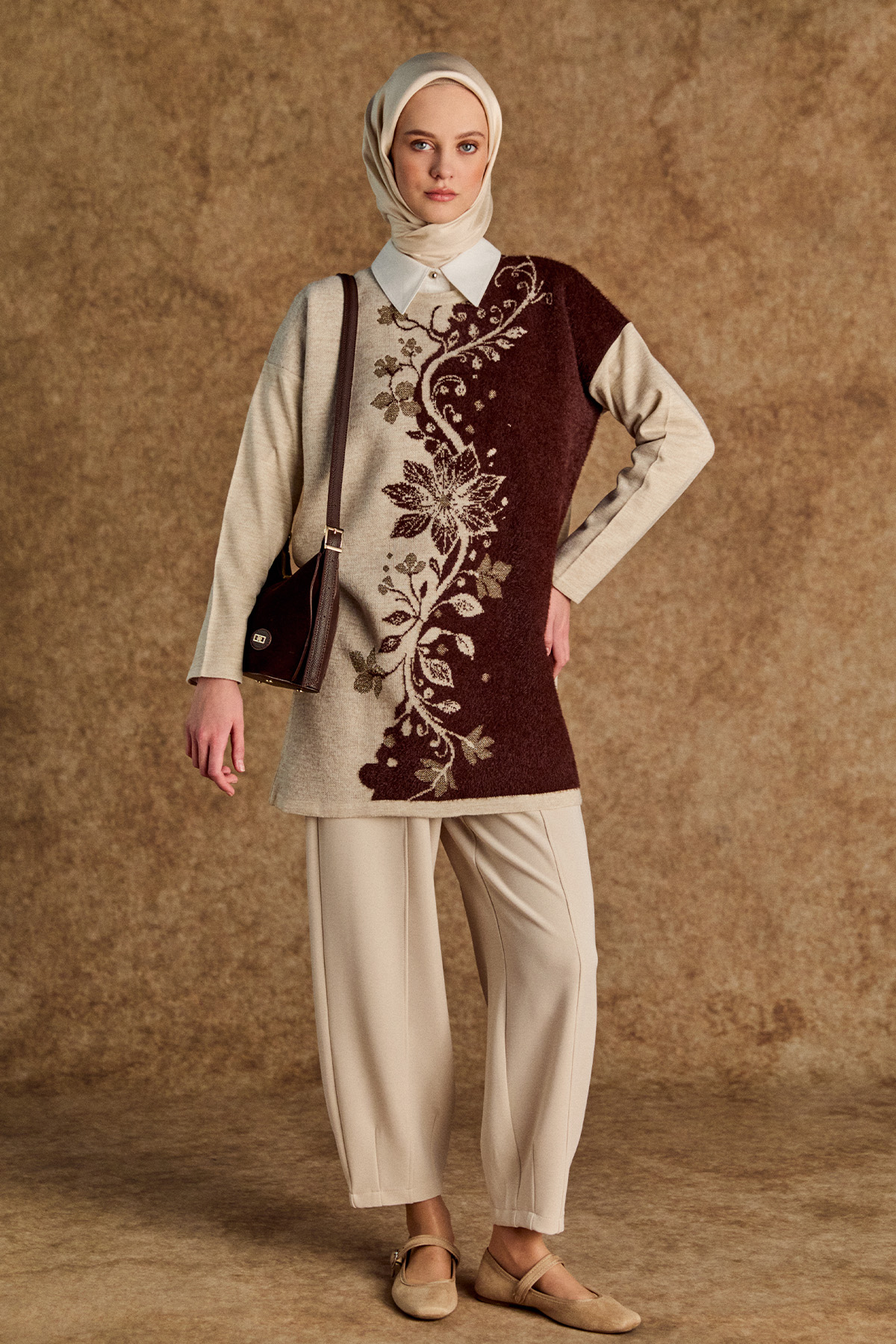 Sim Detaylı Çiçek Motifli Triko Tunik