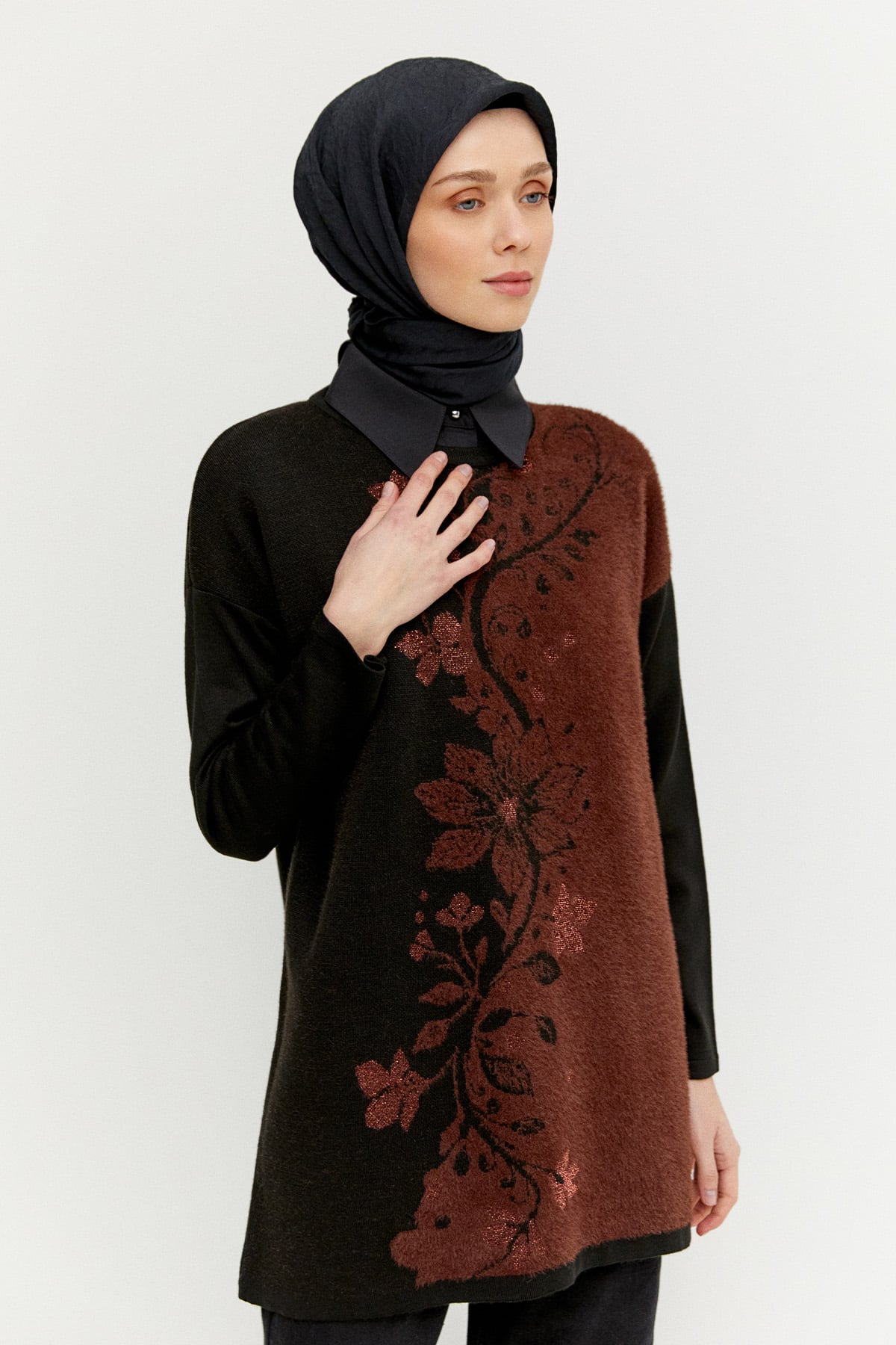 Sim Detaylı Çiçek Motifli Triko Tunik, Tesettür Giyim