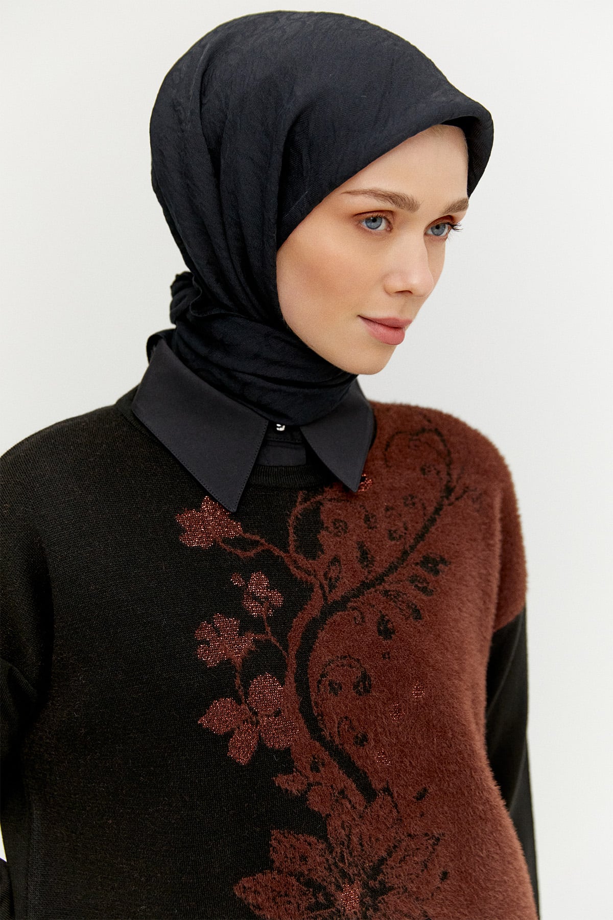 Sim Detaylı Çiçek Motifli Triko Tunik, Tesettür Giyim