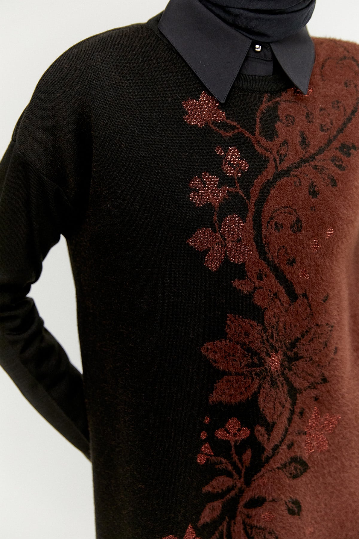 Sim Detaylı Çiçek Motifli Triko Tunik, Tesettür Giyim