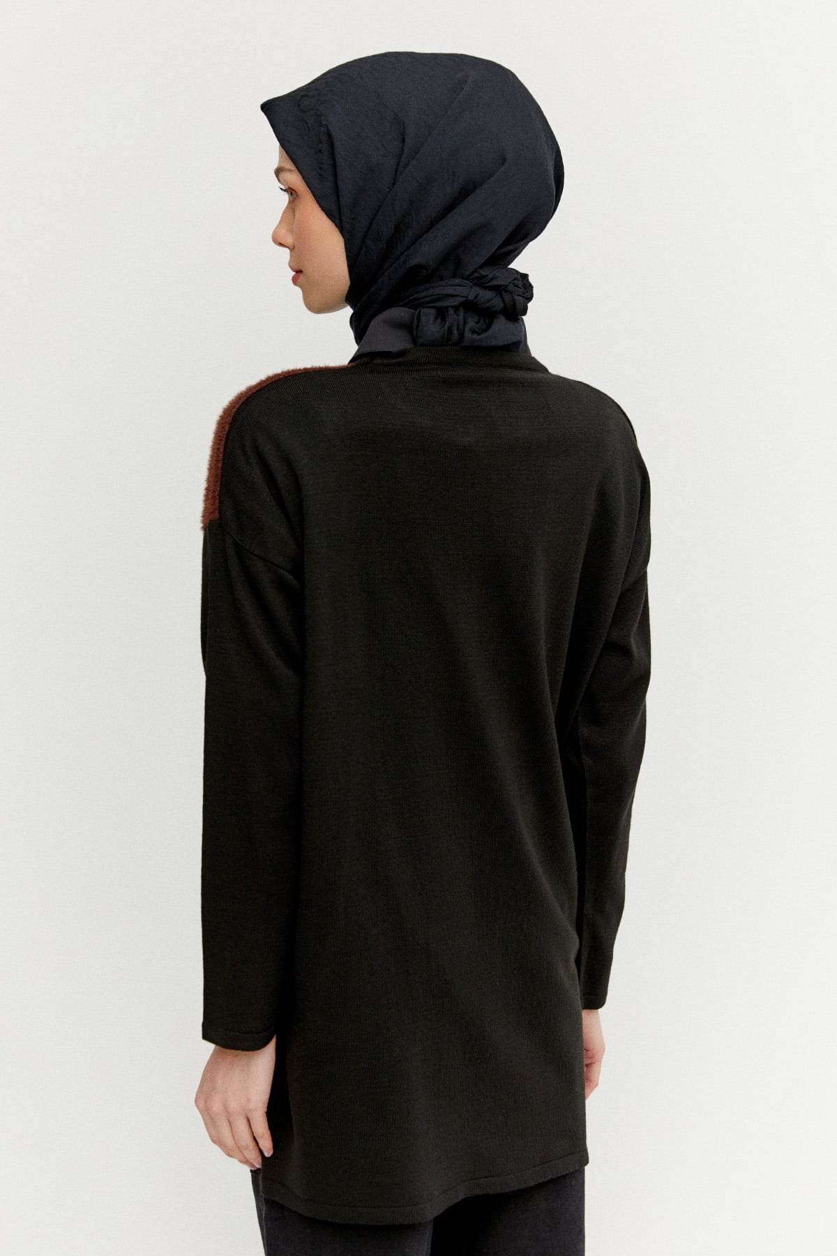 Sim Detaylı Çiçek Motifli Triko Tunik, Tesettür Giyim