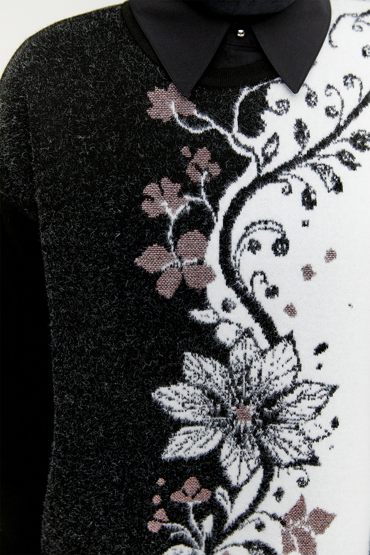 Sim Detaylı Çiçek Motifli Triko Tunik