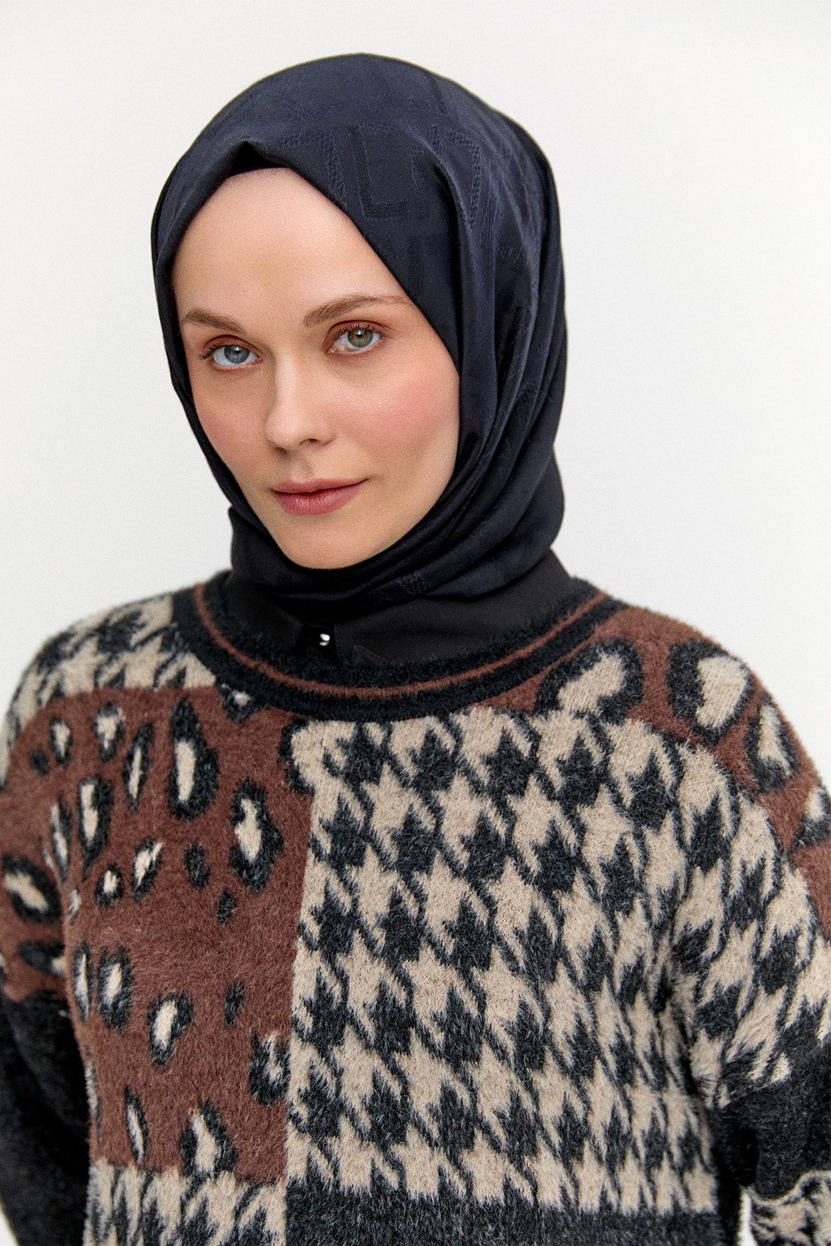 Desenli Yuvarlak Yaka Triko Tunik, Tesettür Giyim