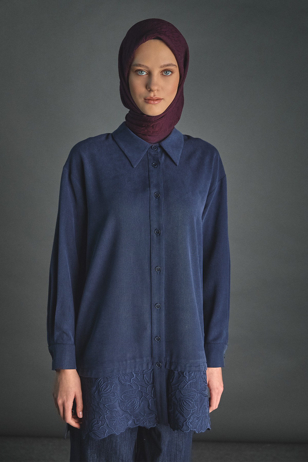 Nakış Desenli Bağcık Detaylı Tunik