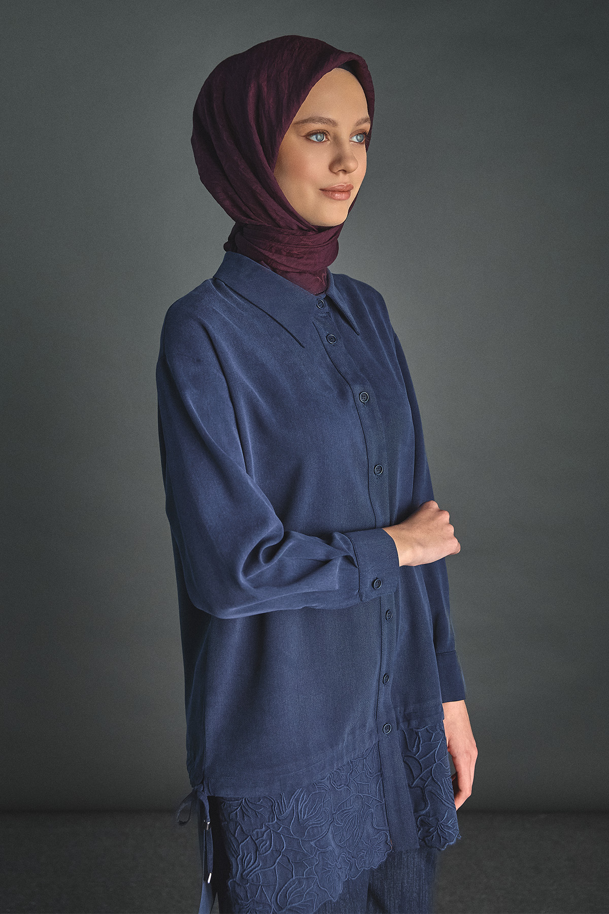 Nakış Desenli Bağcık Detaylı Tunik