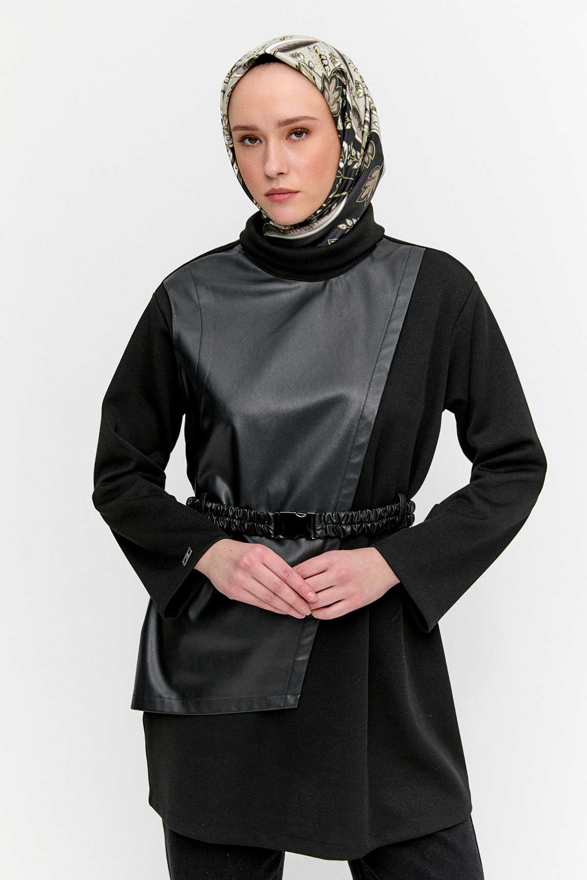 Asimetrik Suni Deri Detaylı Örme Tunik, Tesettür Giyim