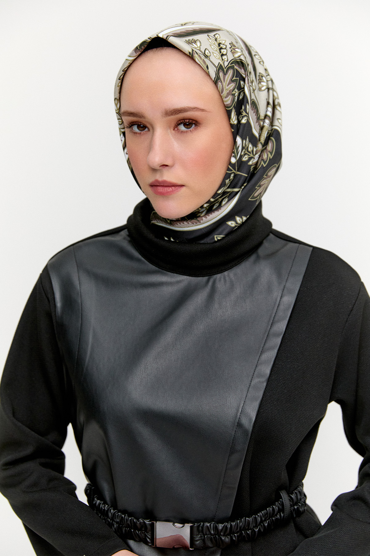 Asimetrik Suni Deri Detaylı Örme Tunik, Tesettür Giyim