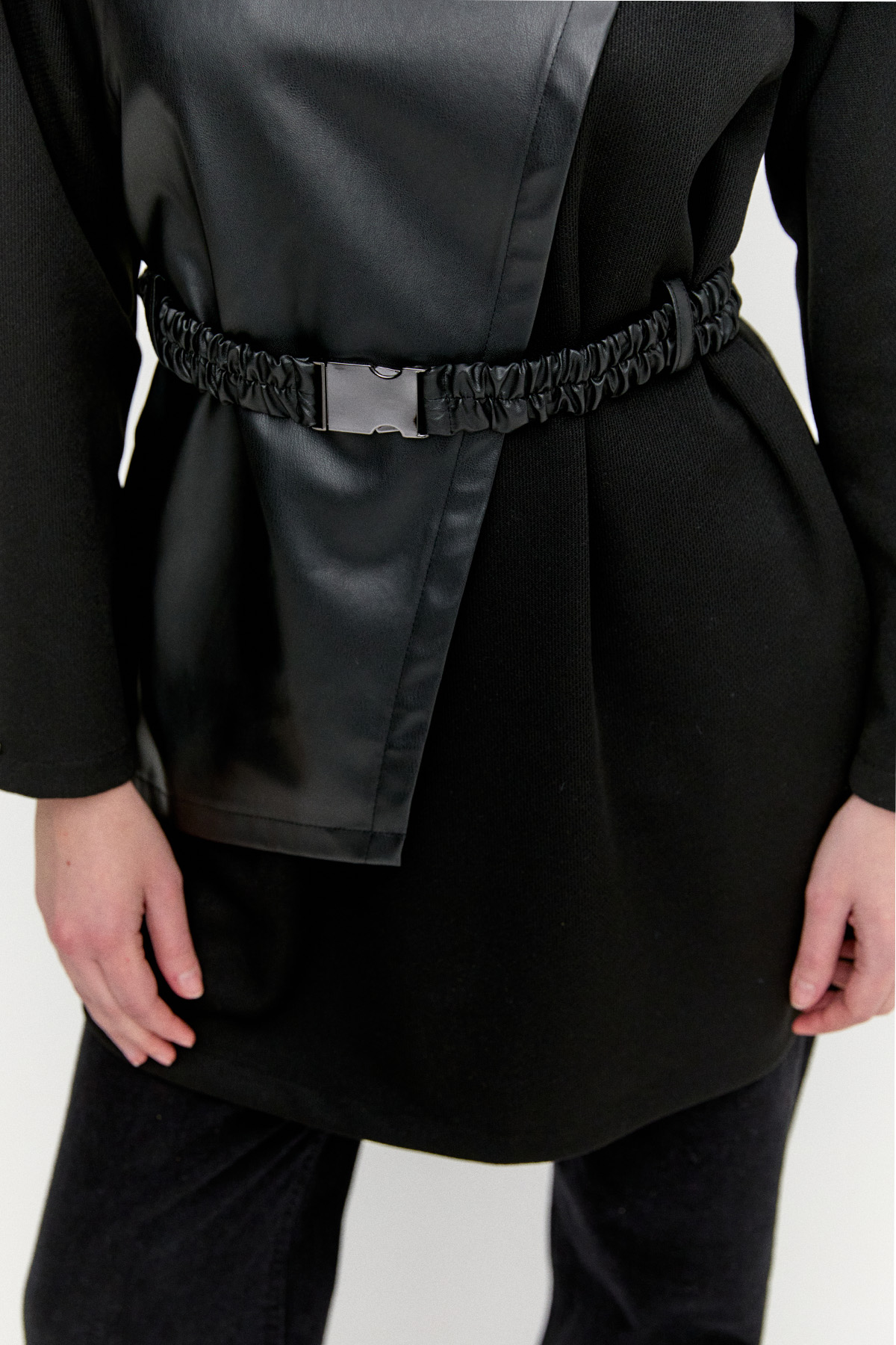 Asimetrik Suni Deri Detaylı Örme Tunik, Tesettür Giyim