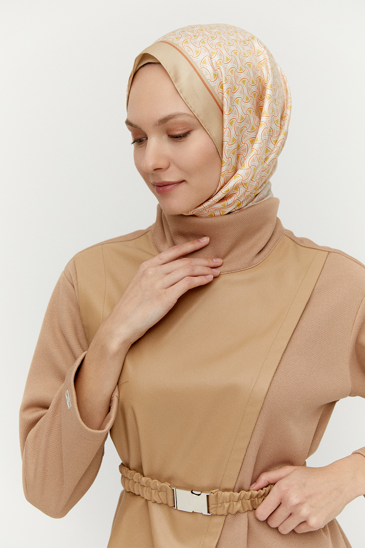 Asimetrik Suni Deri Detaylı Örme Tunik