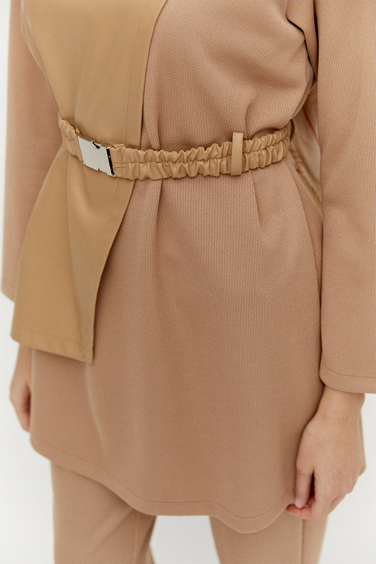 Asimetrik Suni Deri Detaylı Örme Tunik