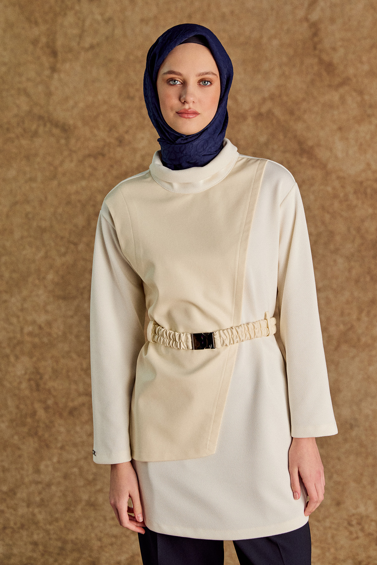 Asimetrik Suni Deri Detaylı Örme Tunik