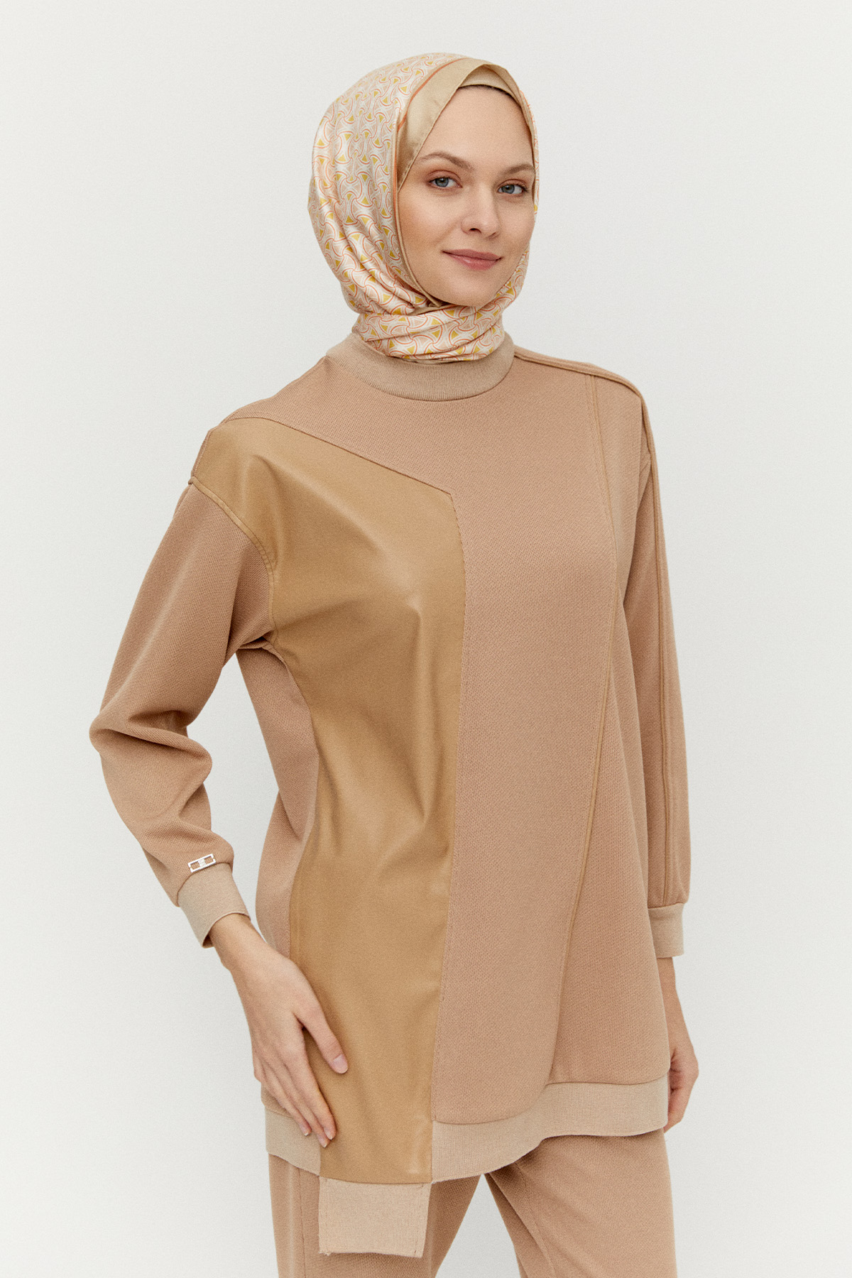 Suni Deri Kombinli Asimetrik Örme Tunik