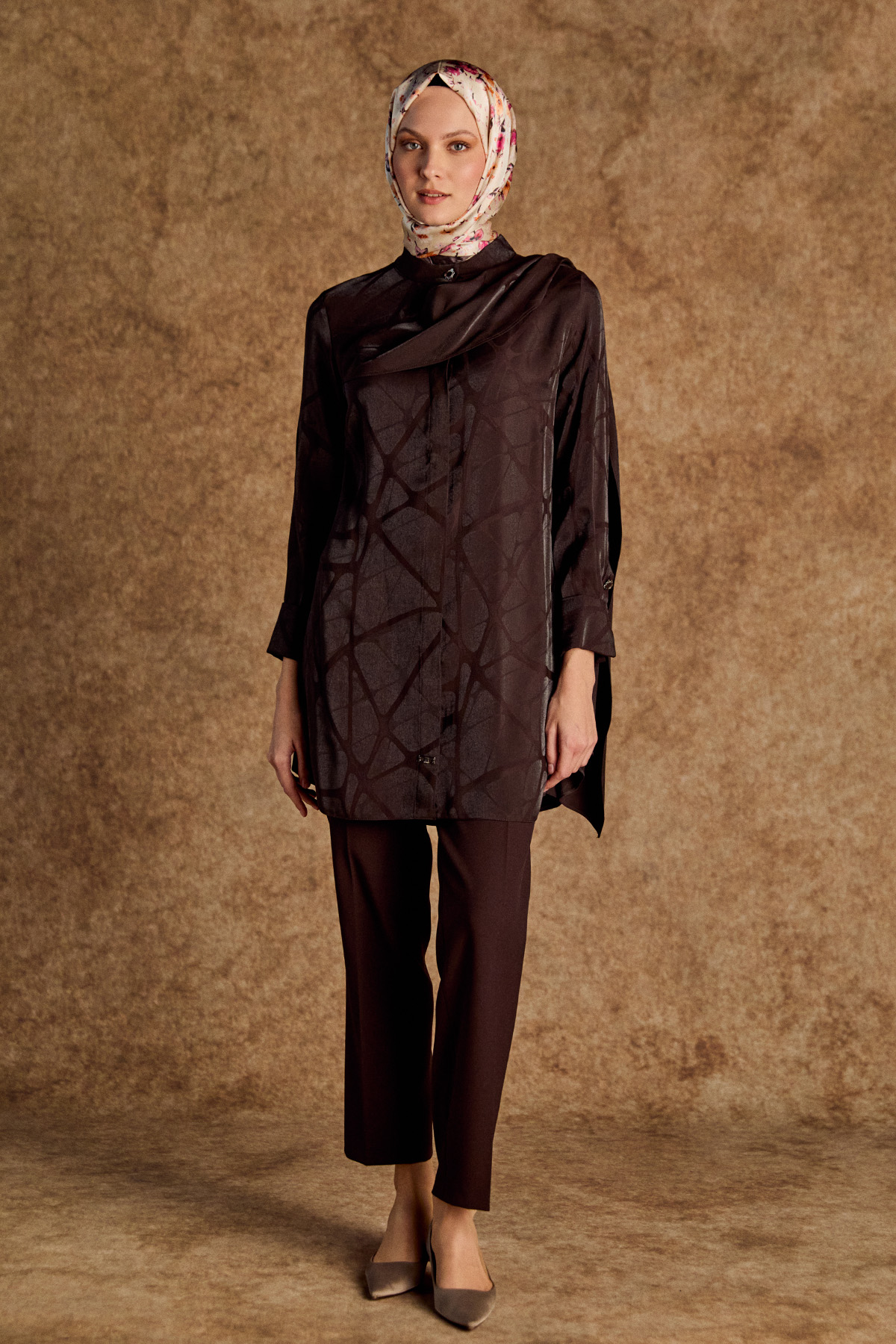 Rüzgarlık Detaylı Düğmeli Tunik