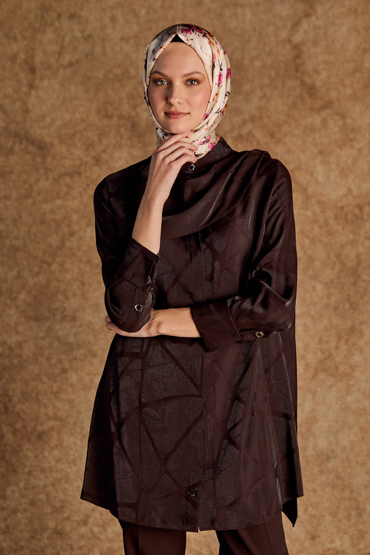 Rüzgarlık Detaylı Düğmeli Tunik