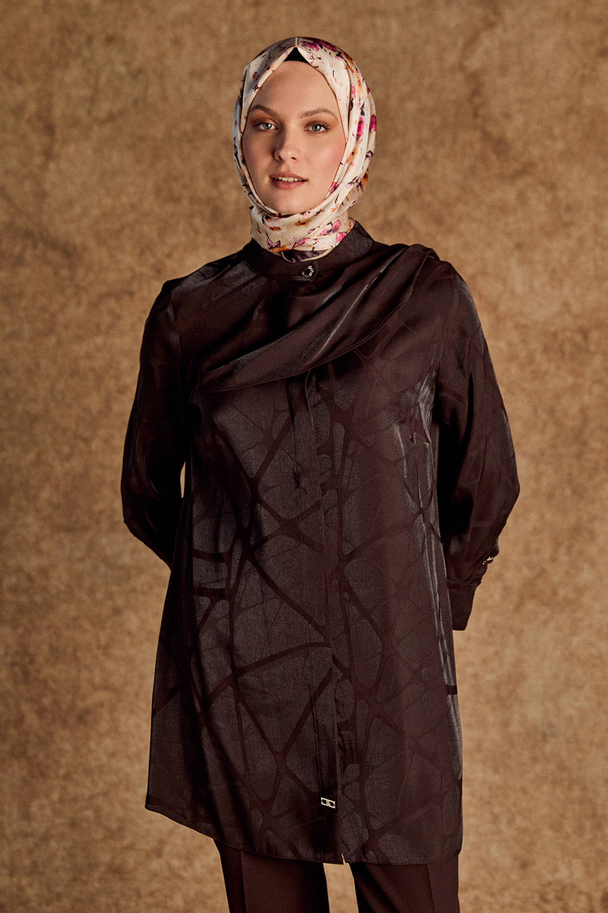 Rüzgarlık Detaylı Düğmeli Tunik