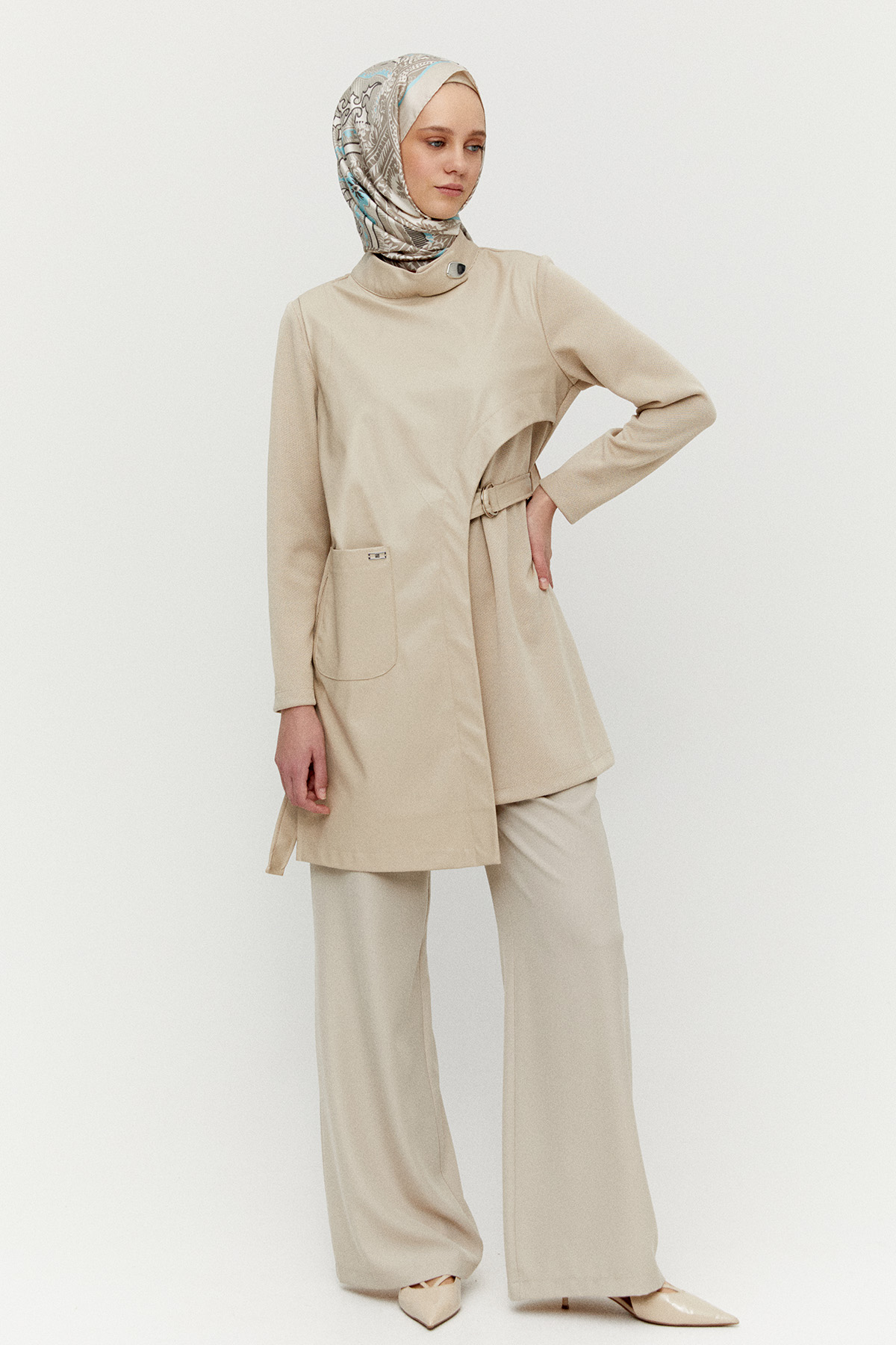 Asimetrik Suni Deri Detaylı Kemerli Tunik