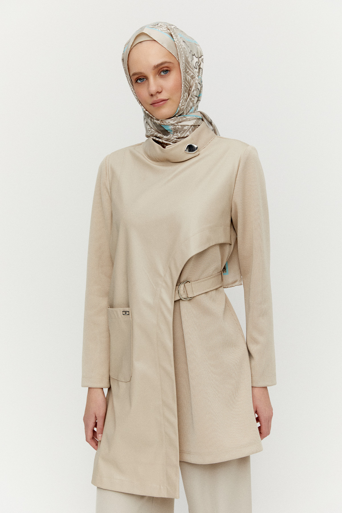 Asimetrik Suni Deri Detaylı Kemerli Tunik