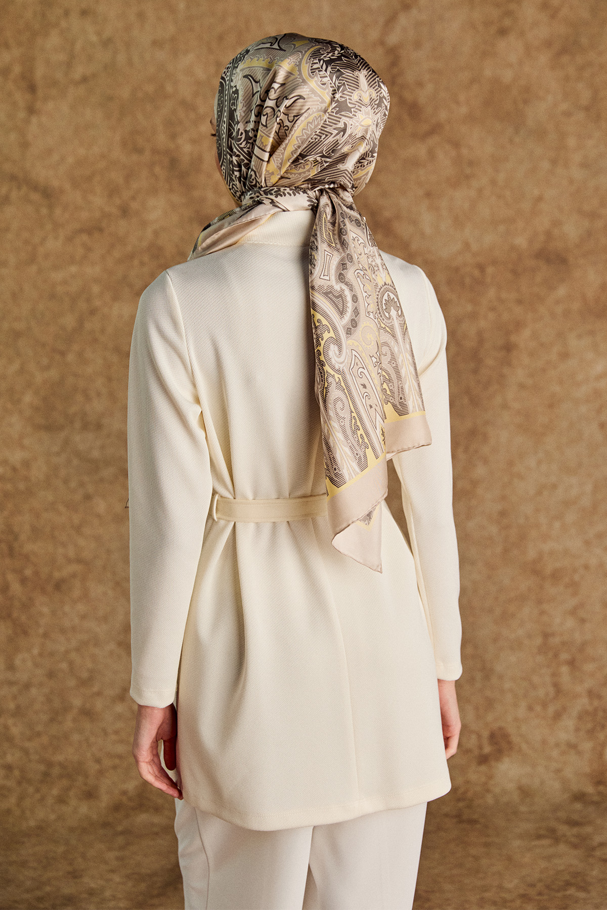 Asimetrik Suni Deri Detaylı Kemerli Tunik