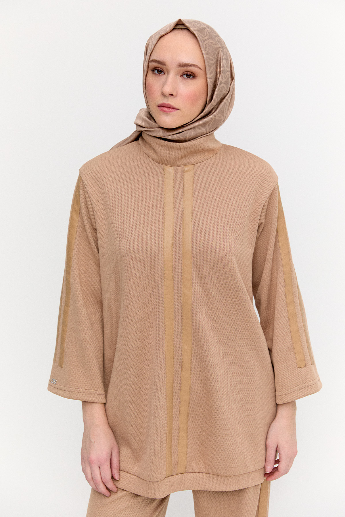 Deri Şeritli Yüksek Yaka Tunik, Tesettür Giyim