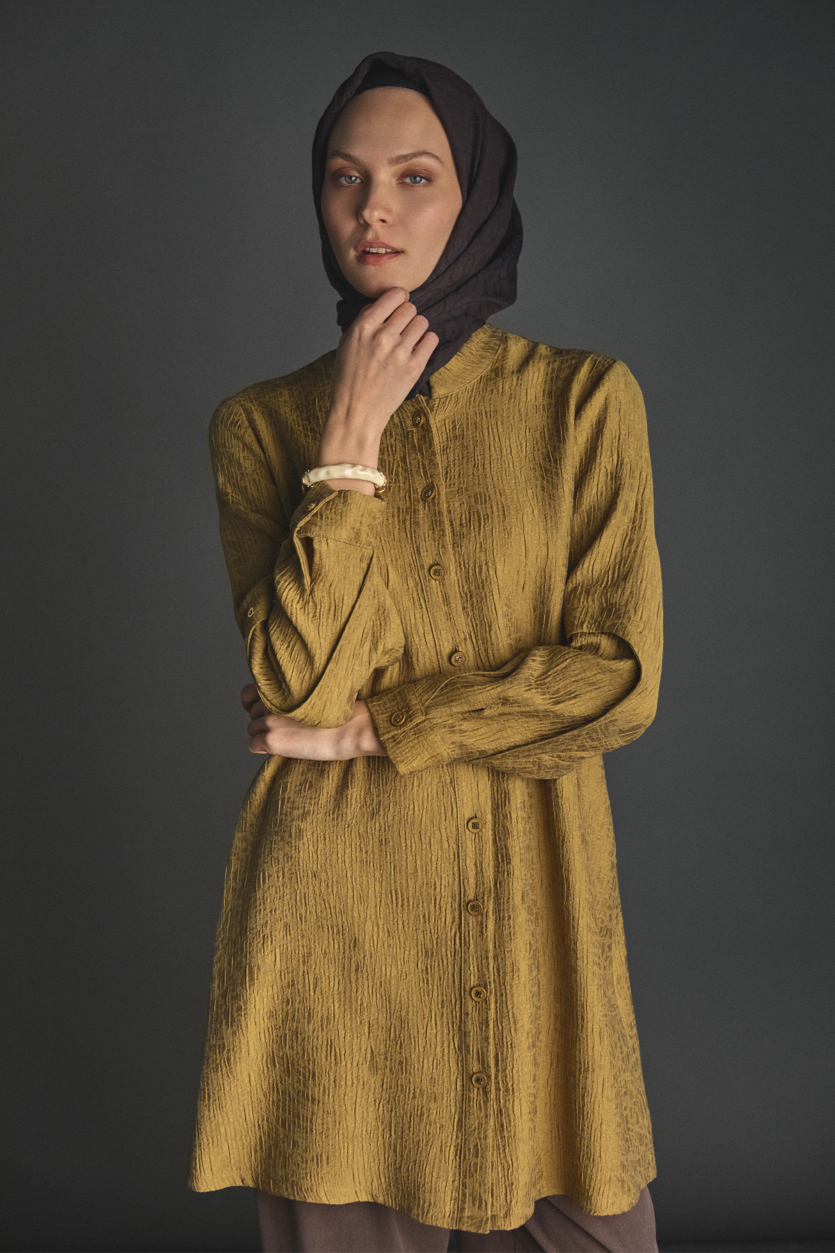 Jakarlı Kuşgözü Detaylı Hakim Yaka Tunik