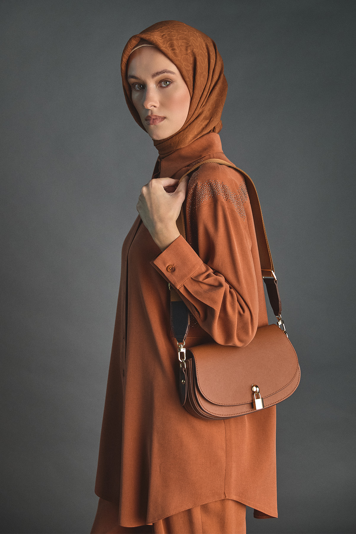 Taş Detaylı Lyocell Tunik