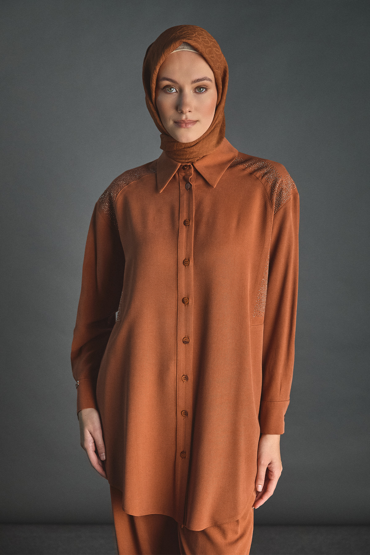 Taş Detaylı Lyocell Tunik