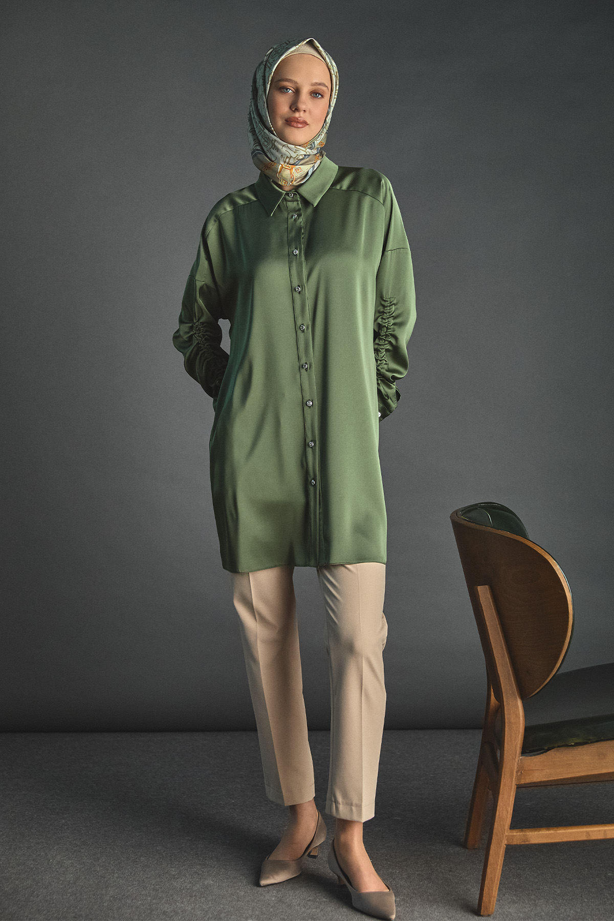 Büzgü Detaylı Saten Tunik