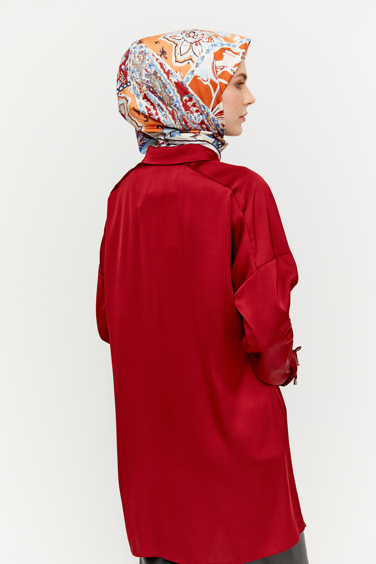 Büzgü Detaylı Saten Tunik