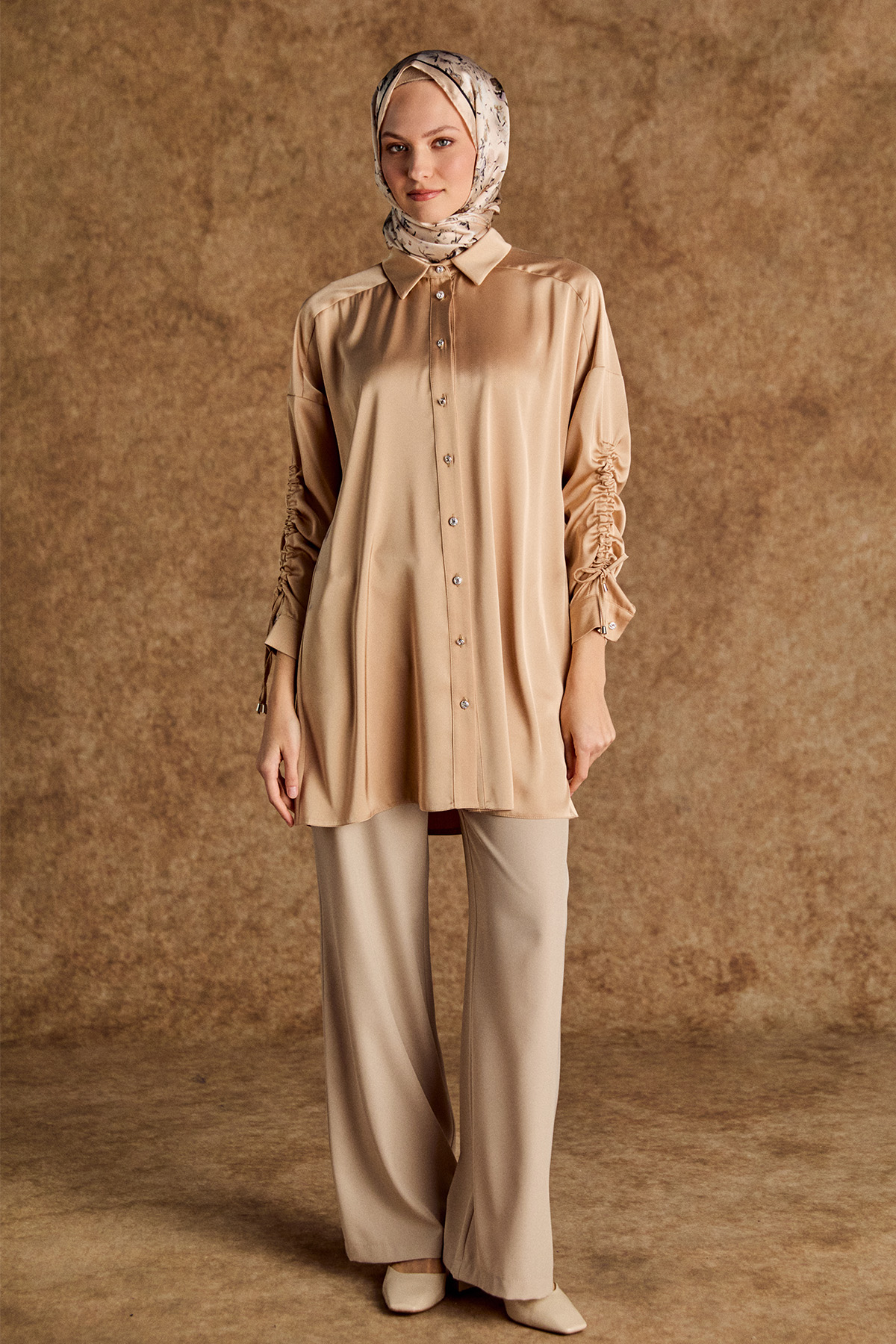 Büzgü Detaylı Saten Tunik