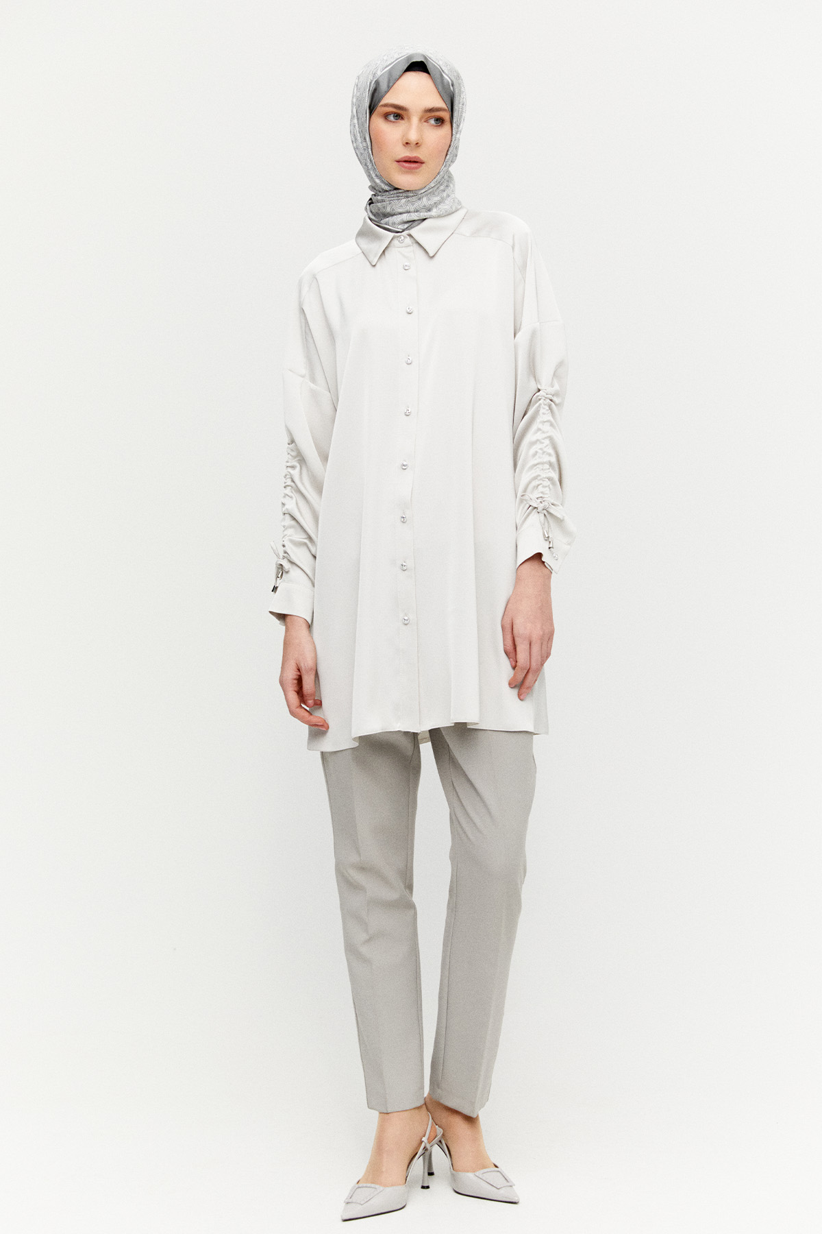 Büzgü Detaylı Saten Tunik