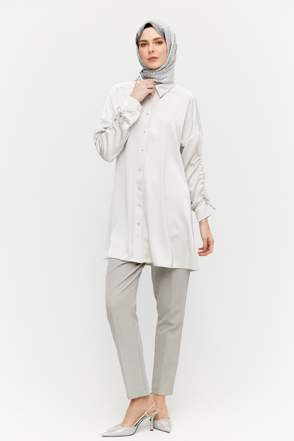 Büzgü Detaylı Saten Tunik