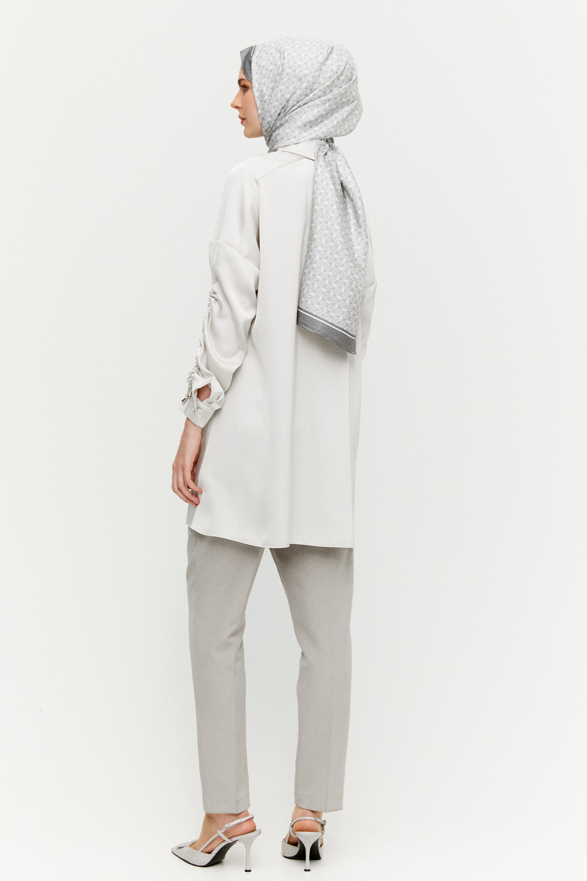 Büzgü Detaylı Saten Tunik