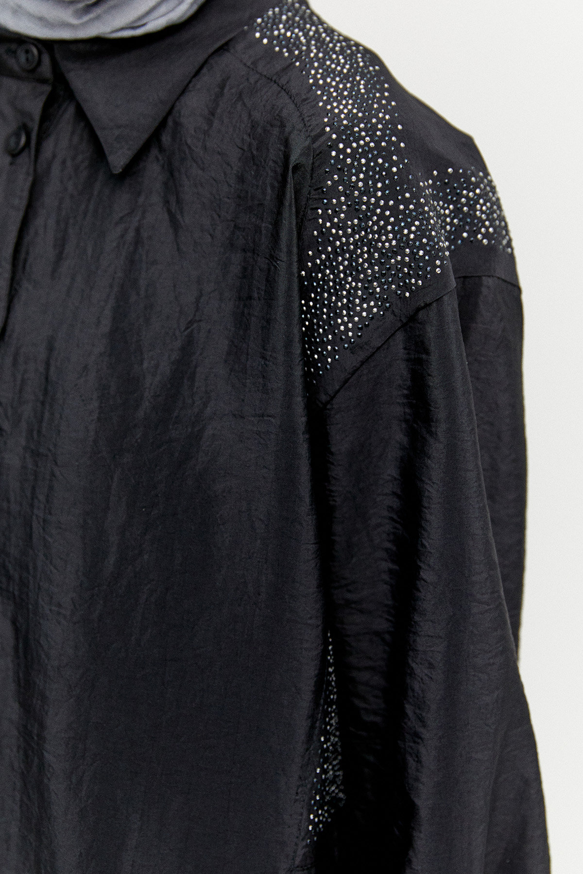 Jakarlı Taş Detaylı Tunik