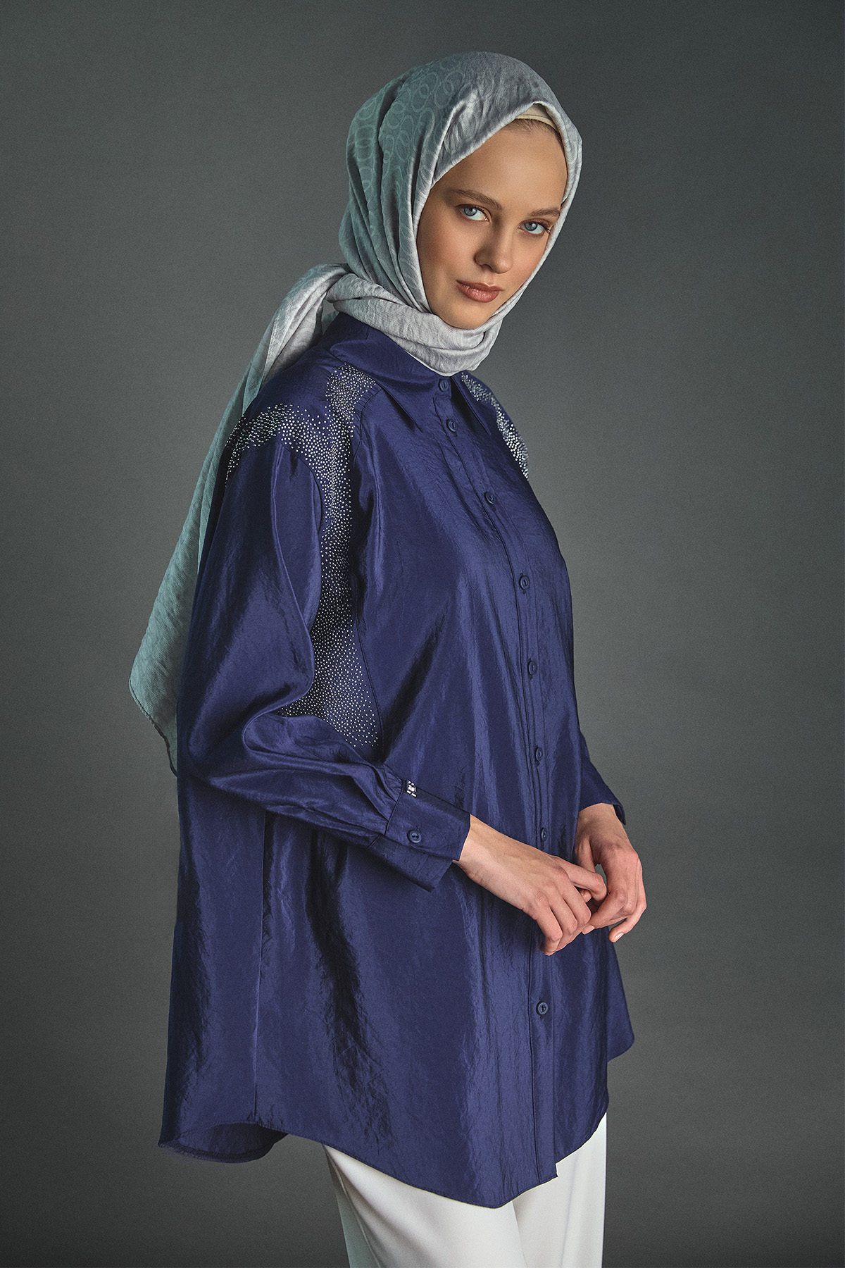 Jakarlı Taş Detaylı Tunik