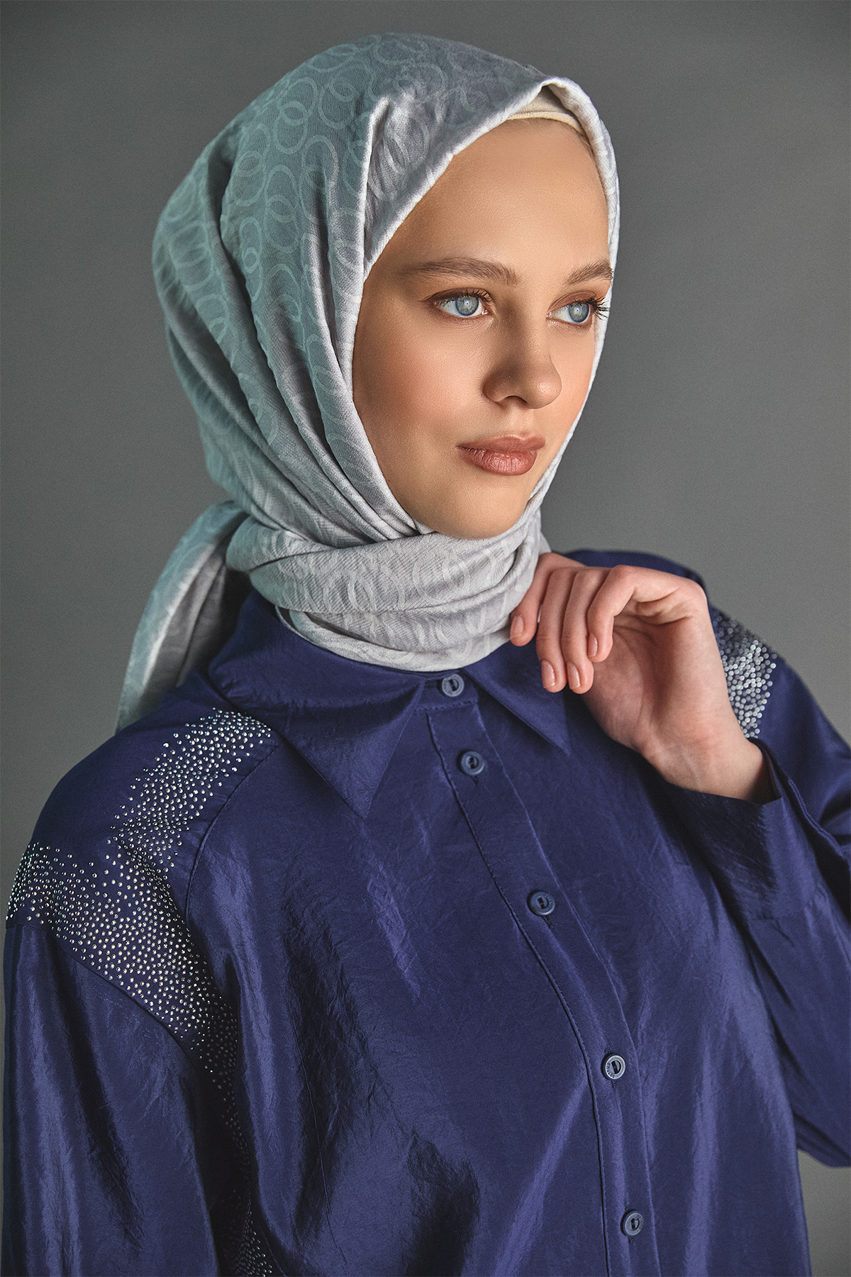 Jakarlı Taş Detaylı Tunik