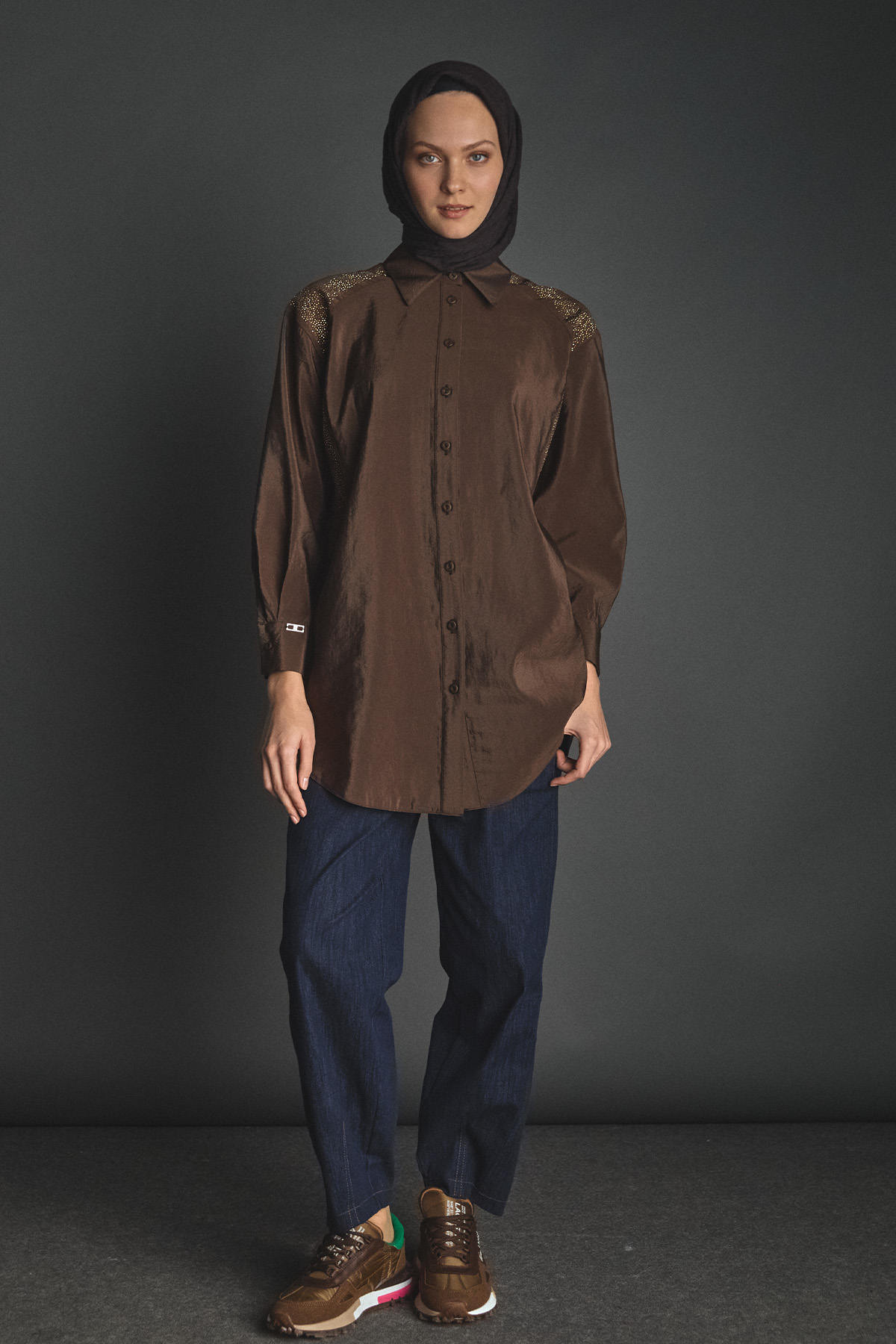 Jakarlı Taş Detaylı Tunik