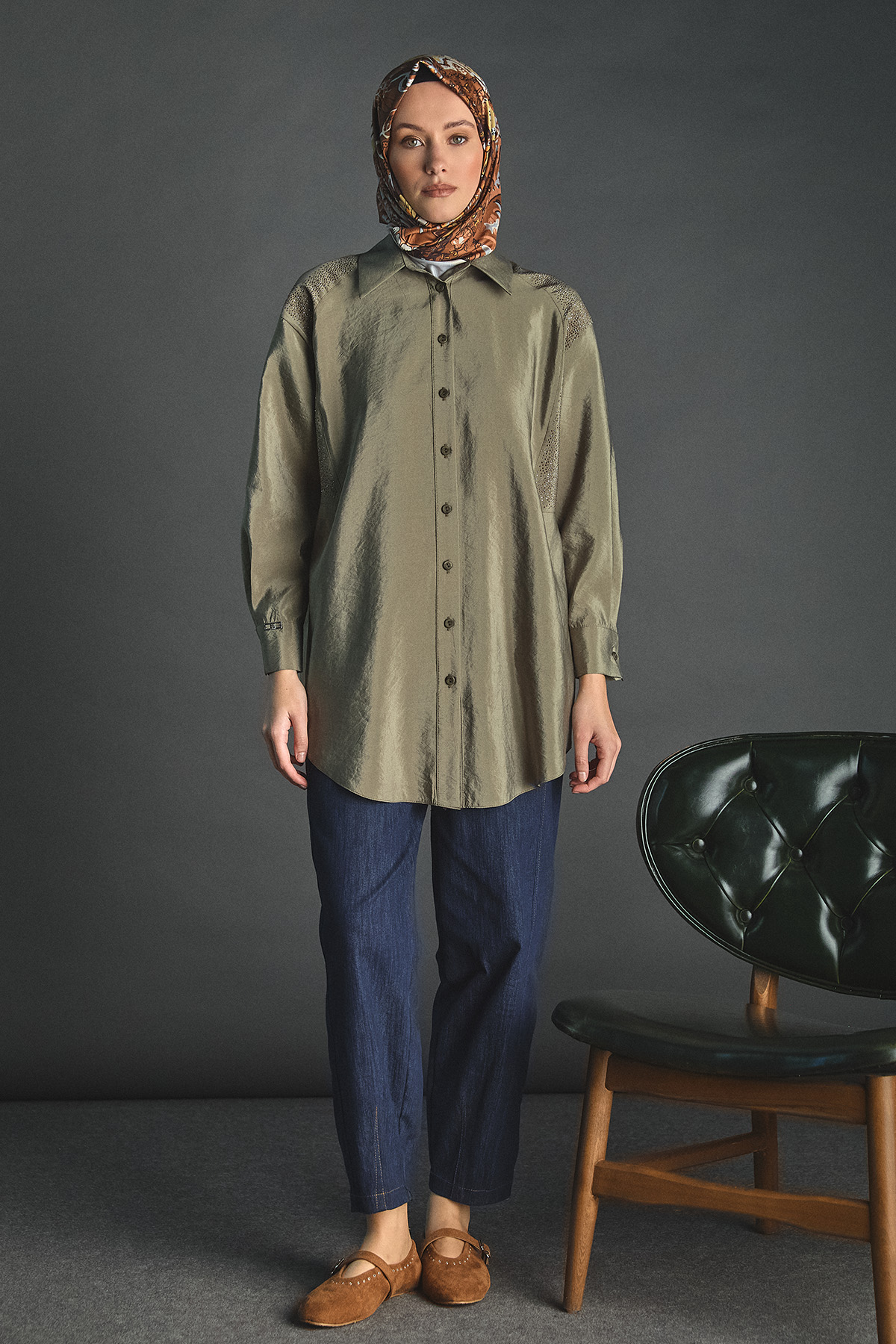 Jakarlı Taş Detaylı Tunik